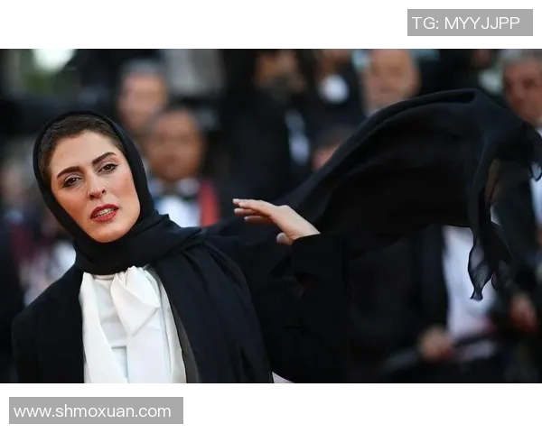 戛纳红毯星光熠熠足球明星齐聚展现魅力风采